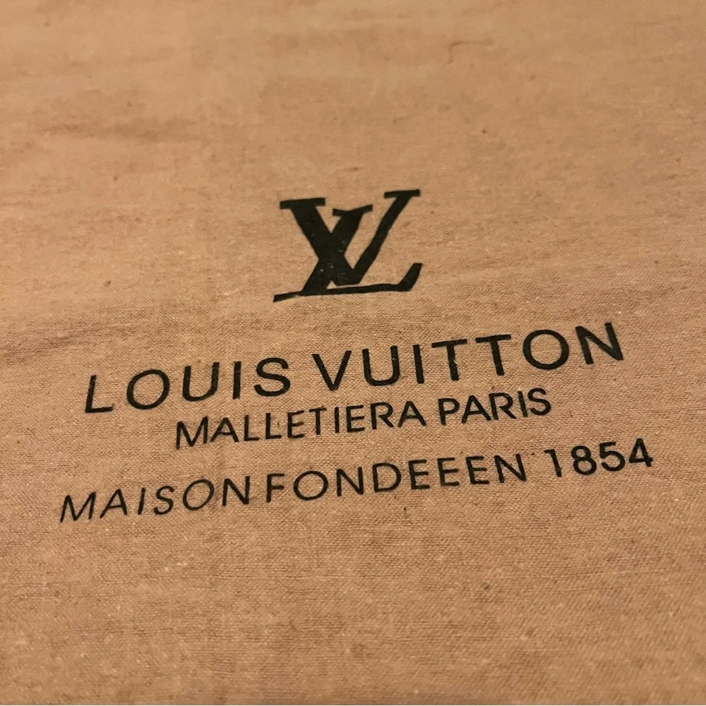 LOUIS VUITTON Flannel Tan Drawstring Dust Bag Size: 19.50x19.25 inches